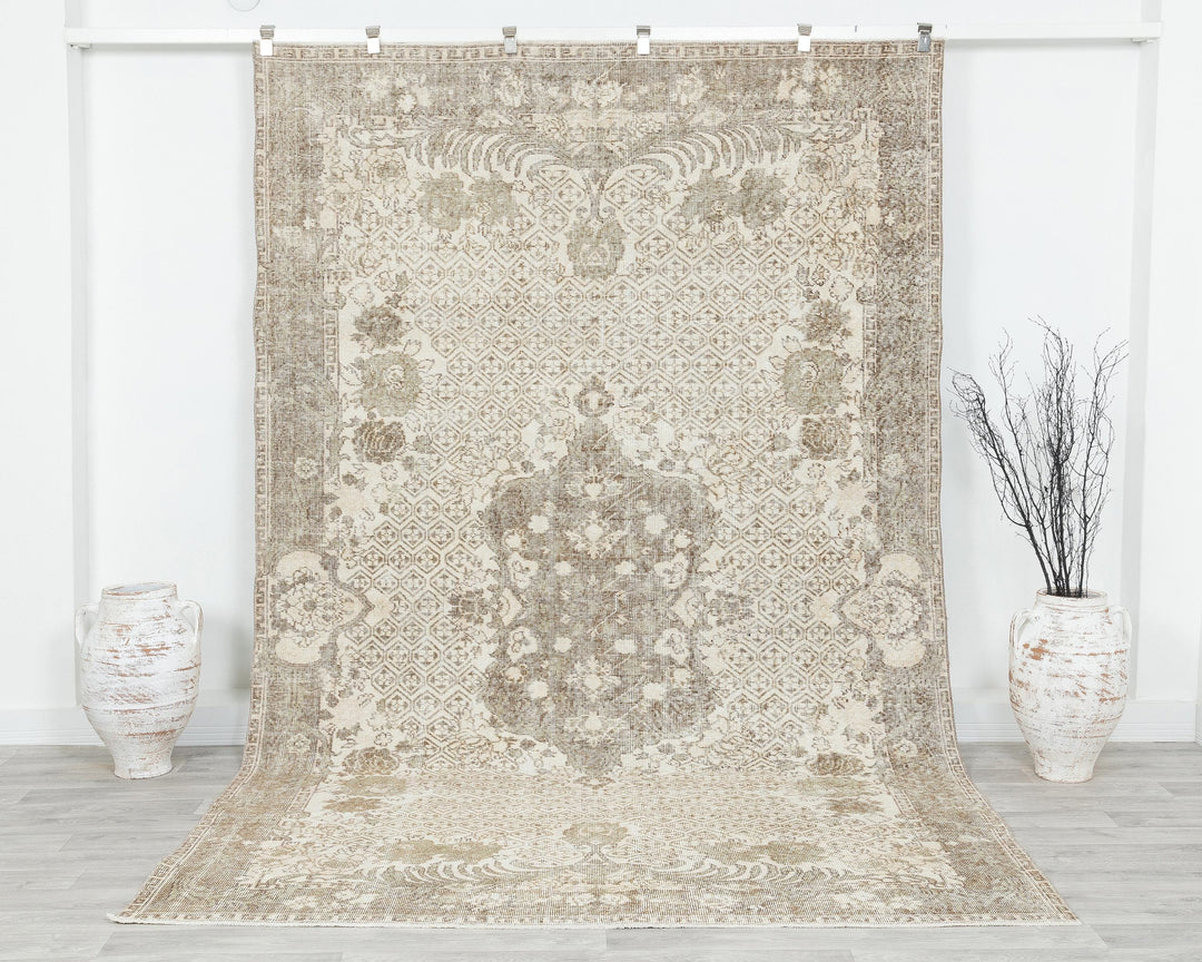 Neutral Oushak Rug 6' 5" x 10' 6" | No. VR54590