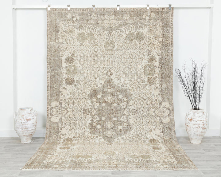 Neutral Oushak Rug 6' 5" x 10' 6" | No. VR54590
