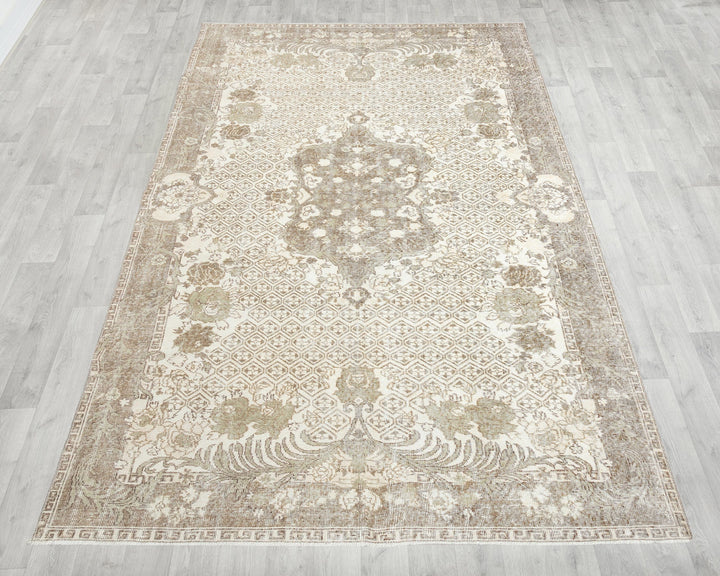 Neutral Oushak Rug 6' 5" x 10' 6" | No. VR54590