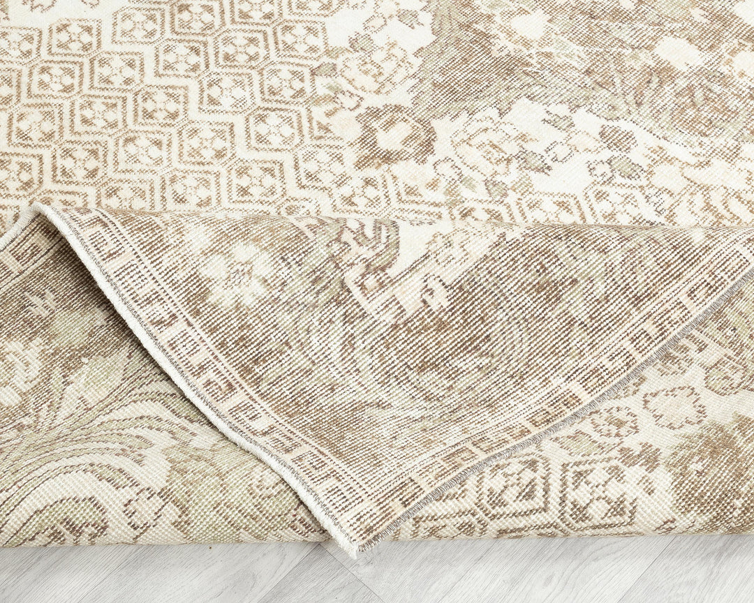 Neutral Oushak Rug 6' 5" x 10' 6" | No. VR54590