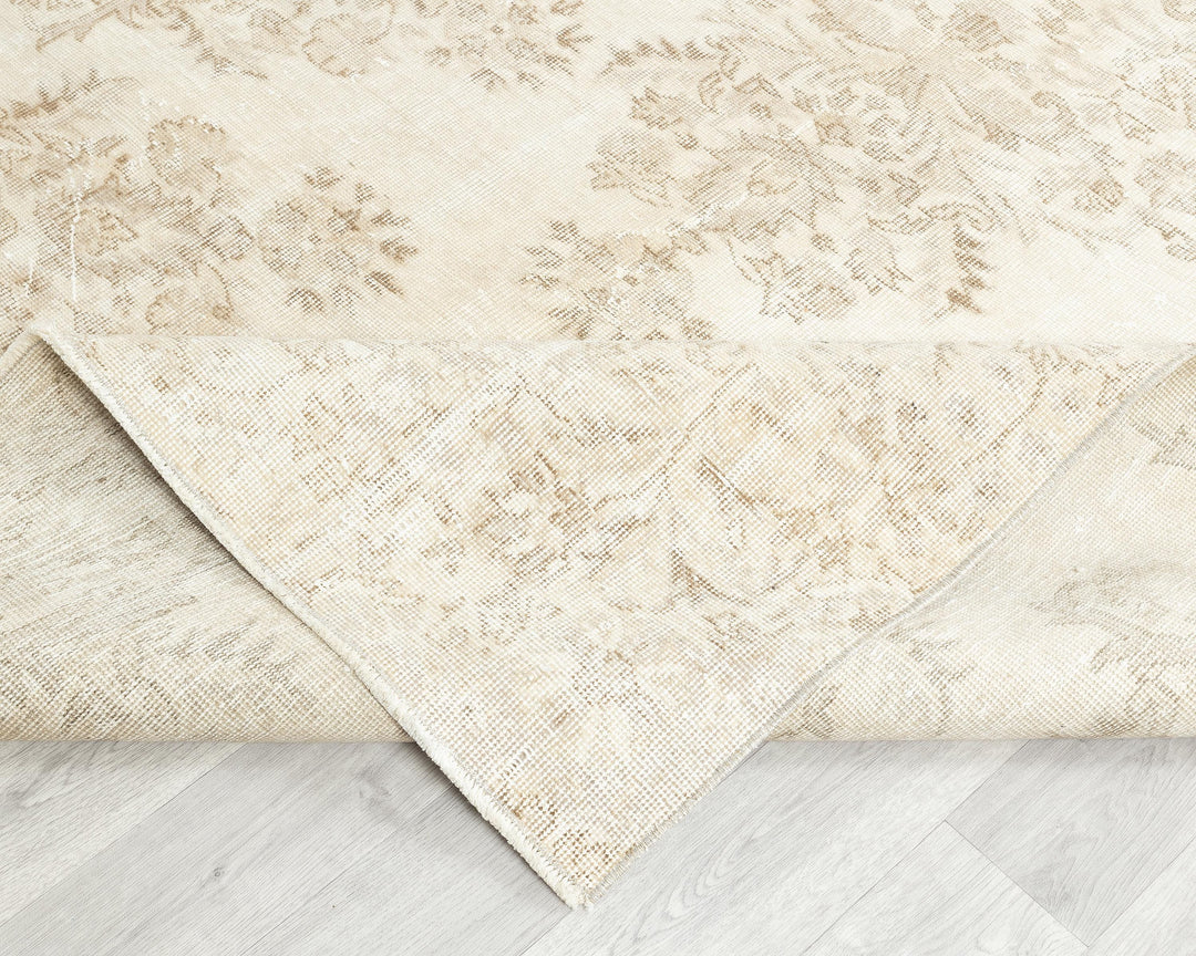 Beige Oushak Rug 6' 2" x 9' 7" | No. VR89097