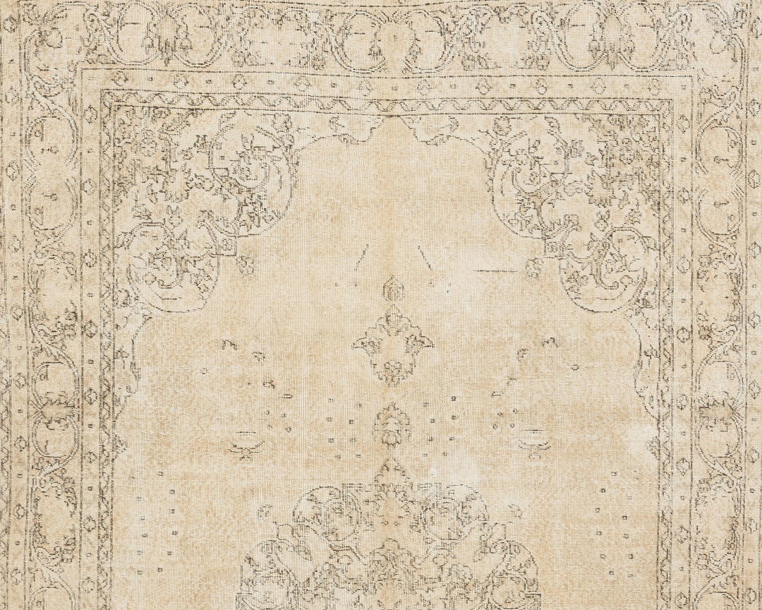 Faded Oushak Rug 6' x 10' 6" | No. VR22237