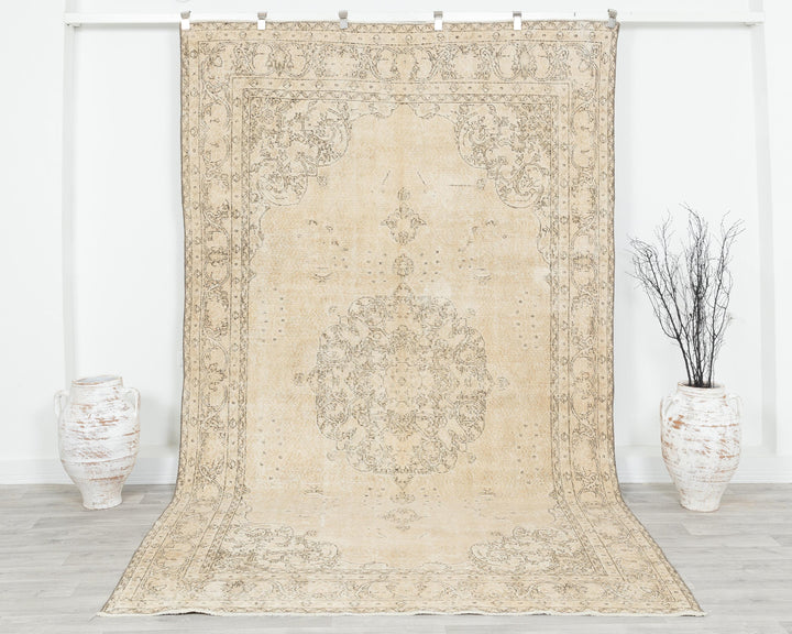 Faded Oushak Rug 6' x 10' 6" | No. VR22237