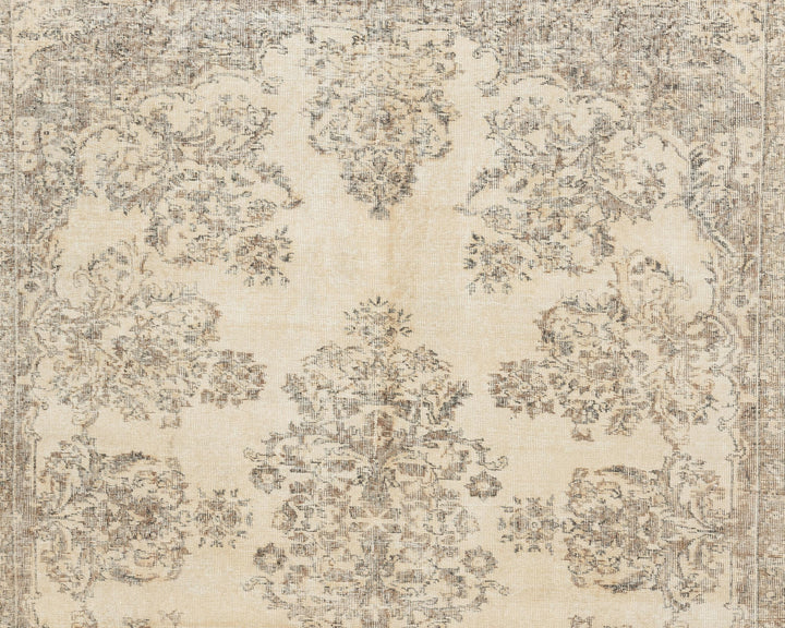 Oushak Rug 6' 8" x 9' 6" | No. VR98652