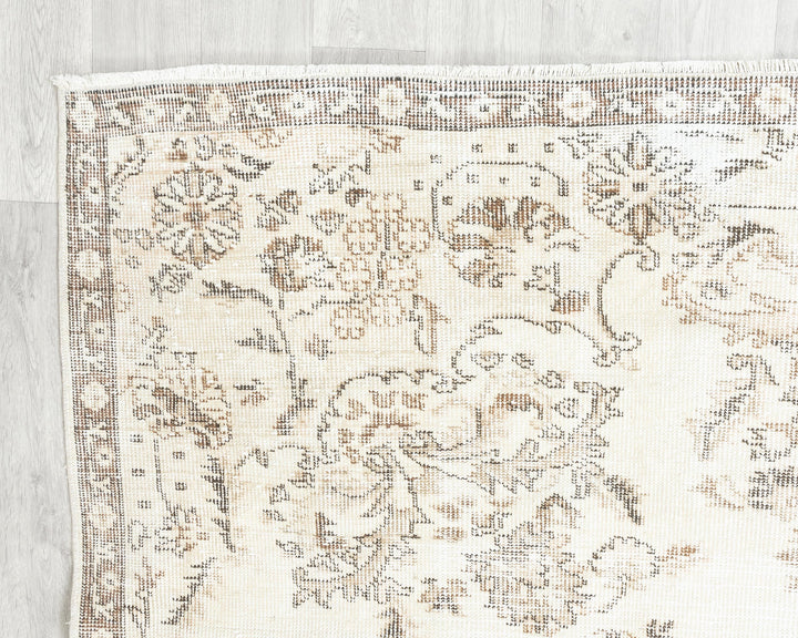 Beige Oushak Rug 5' 11" x 9' 4" | No. VR16844
