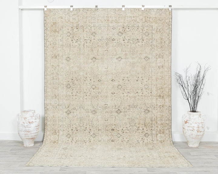 Beige Oushak Rug 6' 5" x 10' | No. VR28542