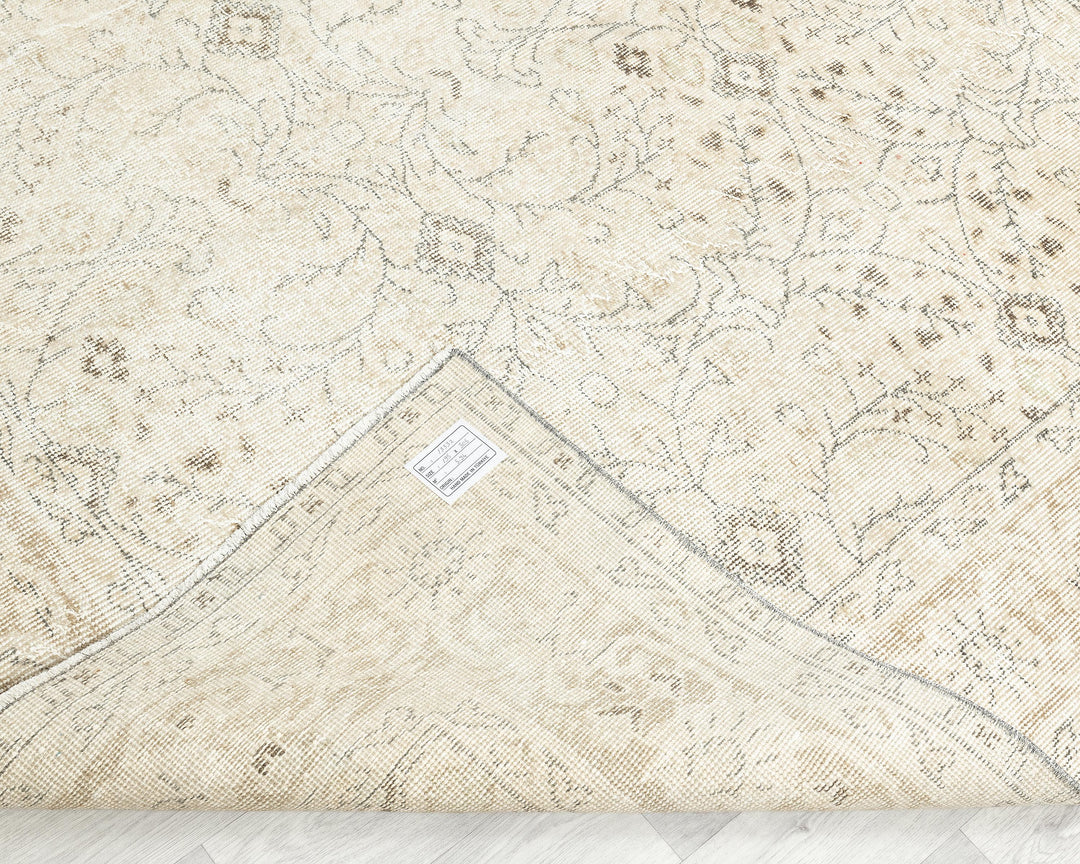 Beige Oushak Rug 6' 5" x 10' | No. VR28542