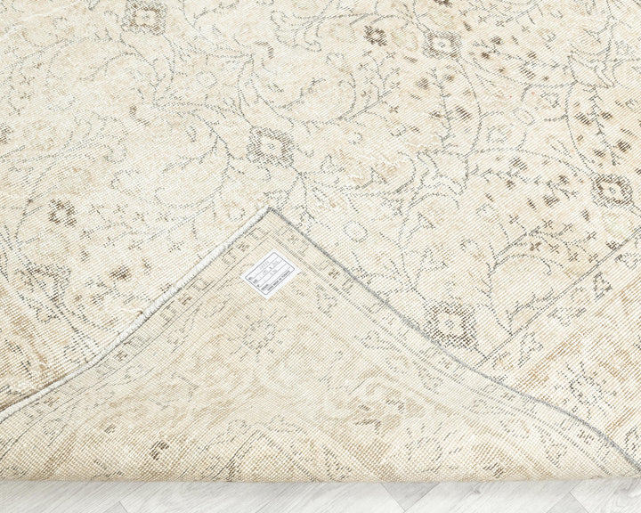Beige Oushak Rug 6' 5" x 10' | No. VR28542