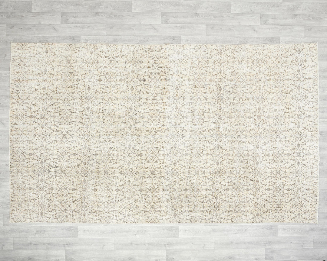 Beige Oushak Rug 6' 1" x 10' 2" | No. VR45859