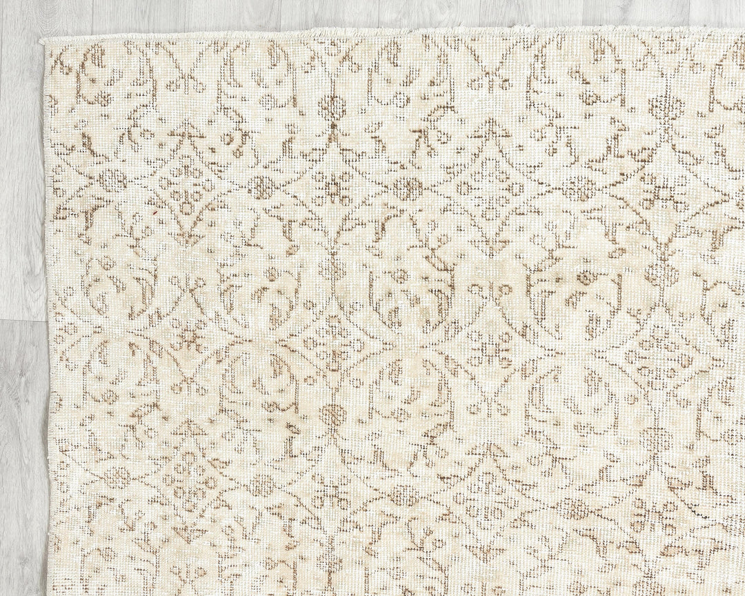 Beige Oushak Rug 6' 1" x 10' 2" | No. VR45859