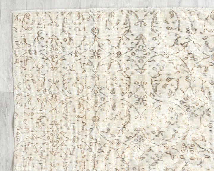 Beige Oushak Rug 6' 1" x 10' 2" | No. VR45859