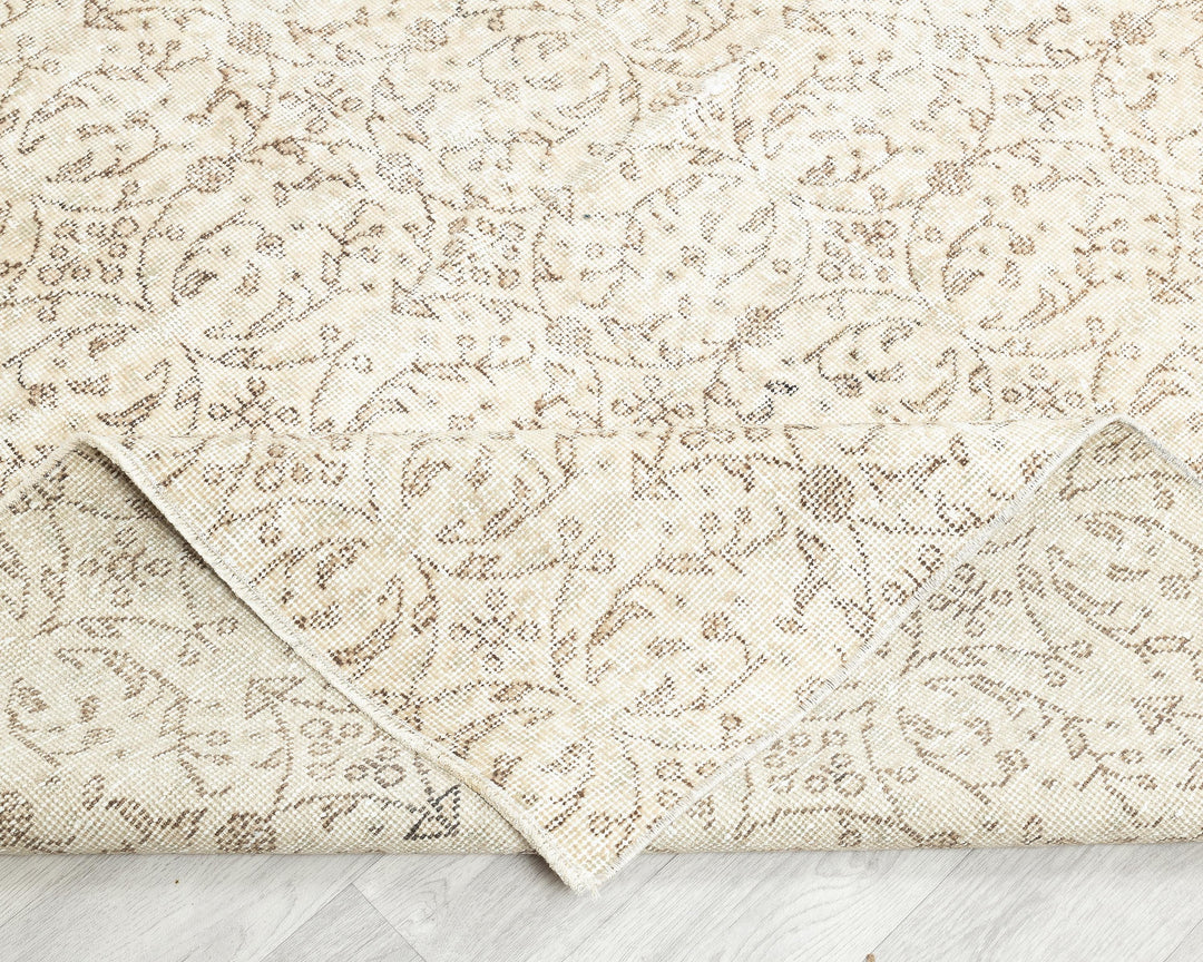 Beige Oushak Rug 6' 1" x 10' 2" | No. VR45859