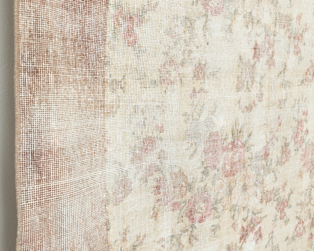 Neutral Oushak Rug 6' 7" x 9' 4" | No. VR61116