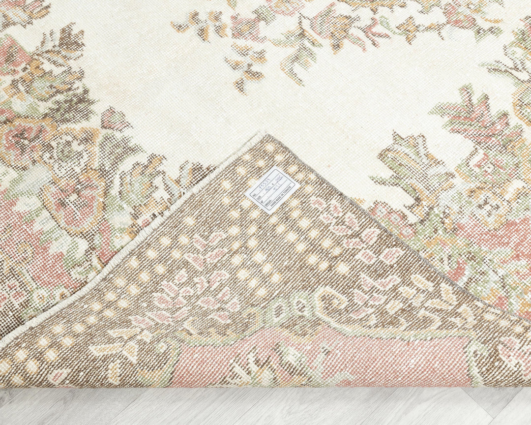 Neutral Oushak Rug 5' 11" x 9' 8" | No. VR30575