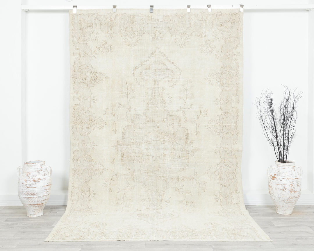 Beige Oushak Rug 5' 11" x 9' 5" | No. VR49000