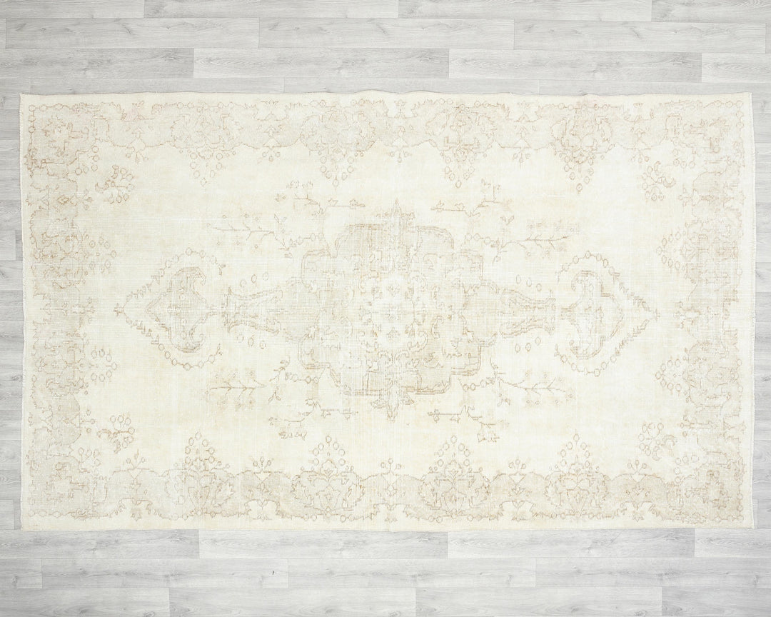 Beige Oushak Rug 5' 11" x 9' 5" | No. VR49000
