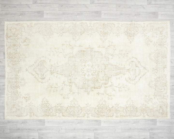 Beige Oushak Rug 5' 11" x 9' 5" | No. VR49000