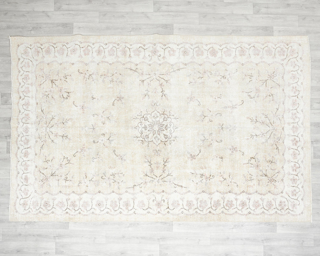 Neutral Oushak Rug 6' 7" x 9' 10" | No. VR83313
