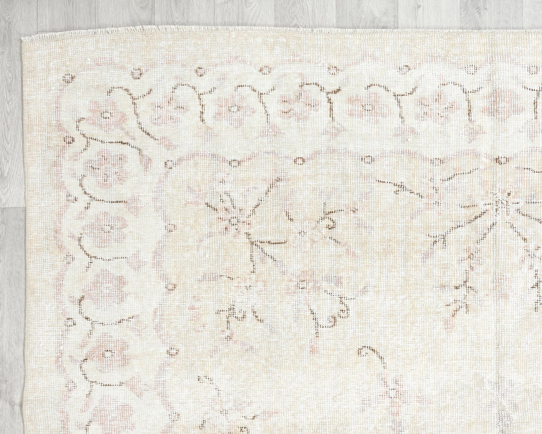 Neutral Oushak Rug 6' 7" x 9' 10" | No. VR83313