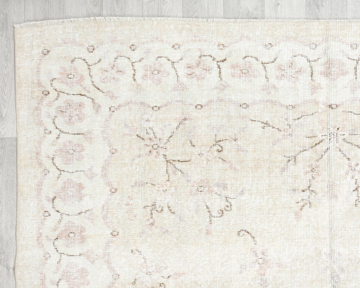 Neutral Oushak Rug 6' 7" x 9' 10" | No. VR83313