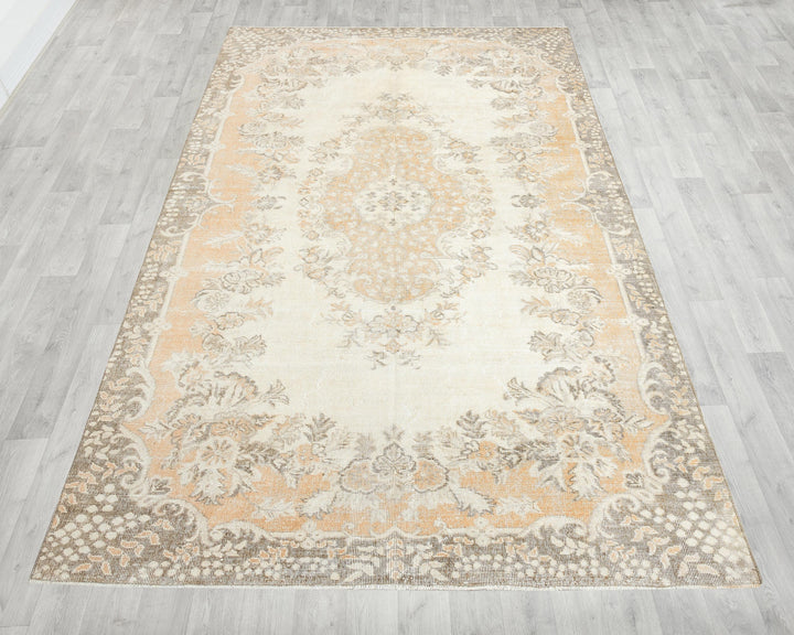 Neutral Oushak Rug 6' 4" x 10' | No. VR15432