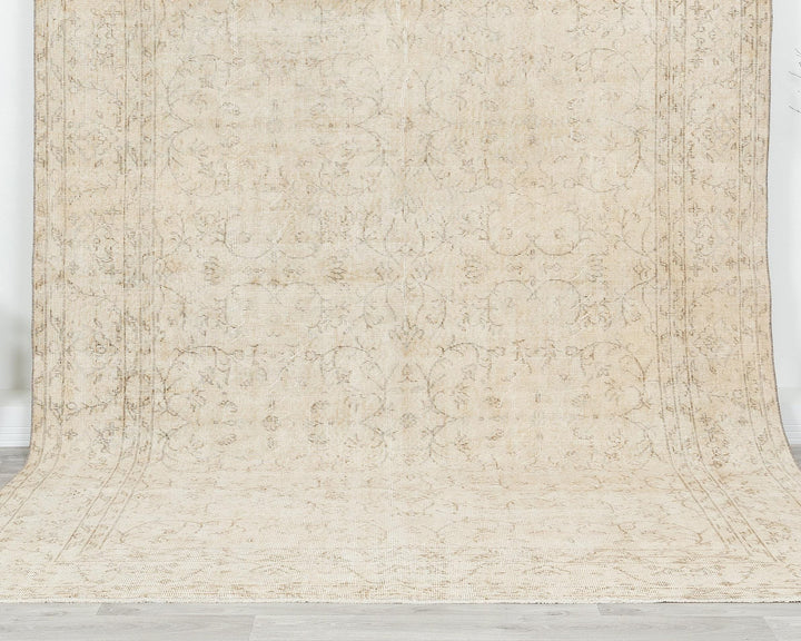 Beige Oushak Rug 6' 10" x 10' | No. VR33810
