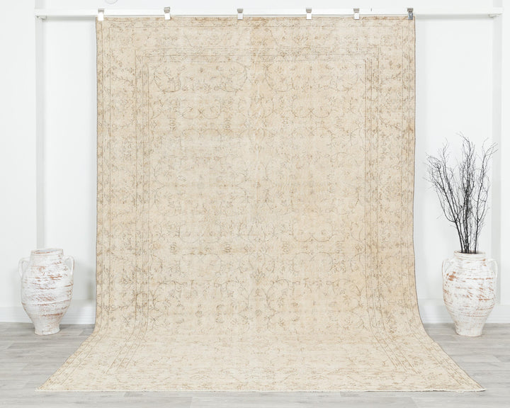 Beige Oushak Rug 6' 10" x 10' | No. VR33810