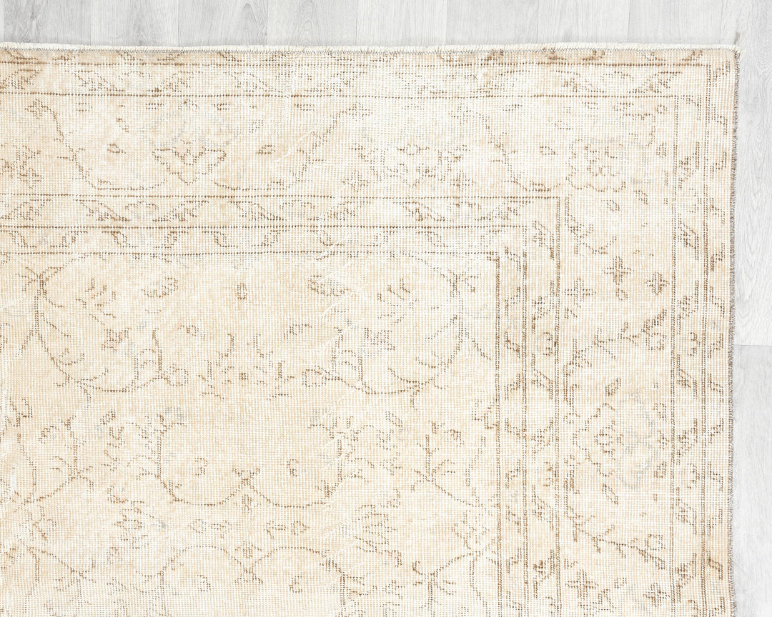 Beige Oushak Rug 6' 10" x 10' | No. VR33810
