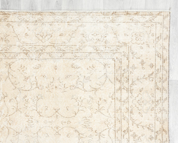 Beige Oushak Rug 6' 10" x 10' | No. VR33810