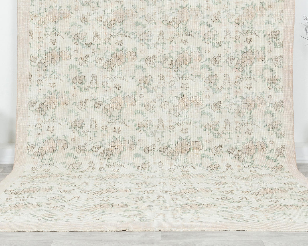 Beige Oushak Rug 6' 5" x 10' 7" | No. VR72891