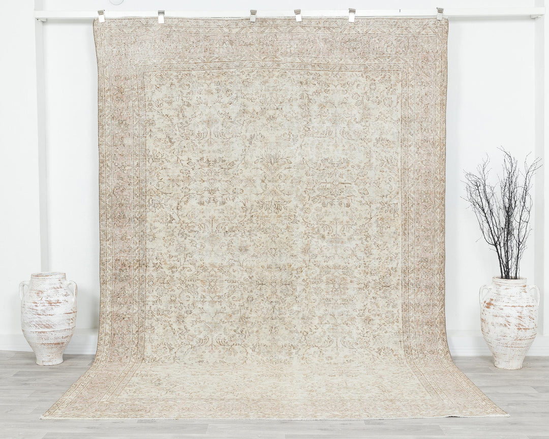 Beige Oushak Rug 6' 10" x 10' | No. VR55394