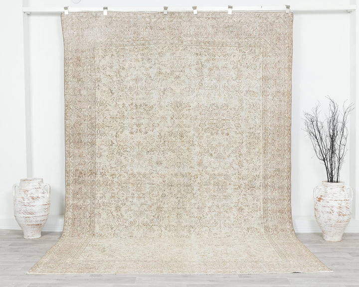 Beige Oushak Rug 6' 10" x 10' | No. VR55394