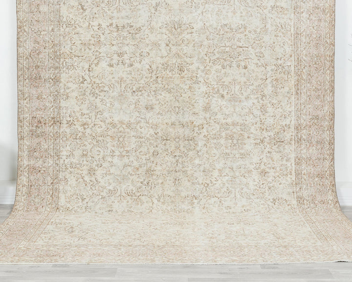 Beige Oushak Rug 6' 10" x 10' | No. VR55394