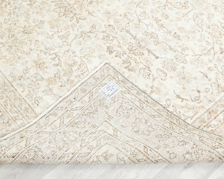 Beige Oushak Rug 6' 10" x 10' | No. VR55394
