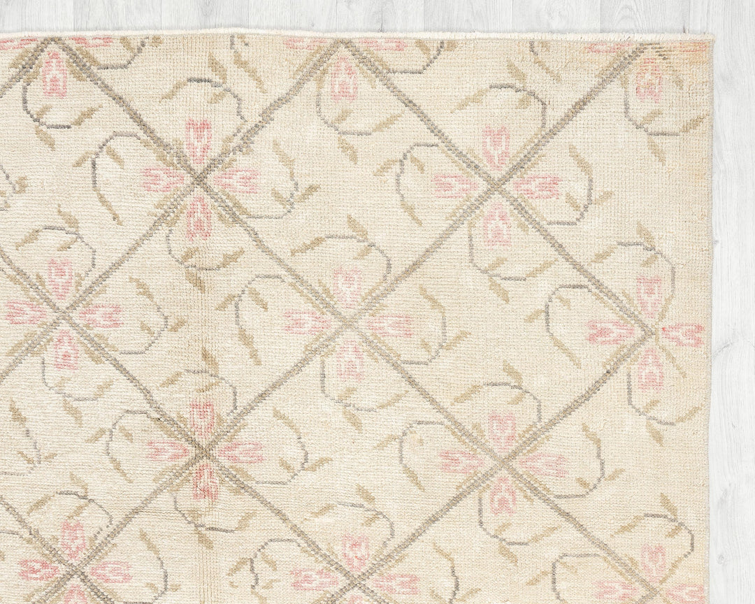 Beige Oushak Rug 4' 8" x 8' 10" | No. VR55154