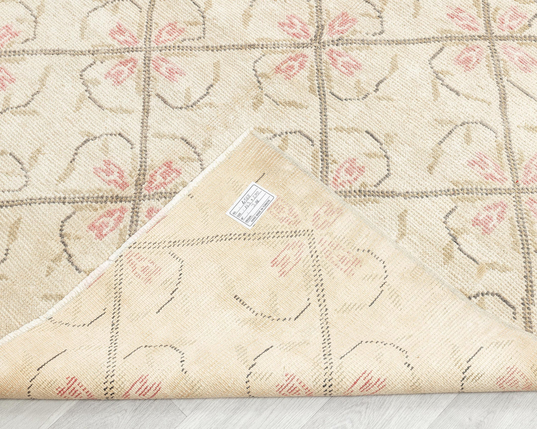 Beige Oushak Rug 4' 8" x 8' 10" | No. VR55154