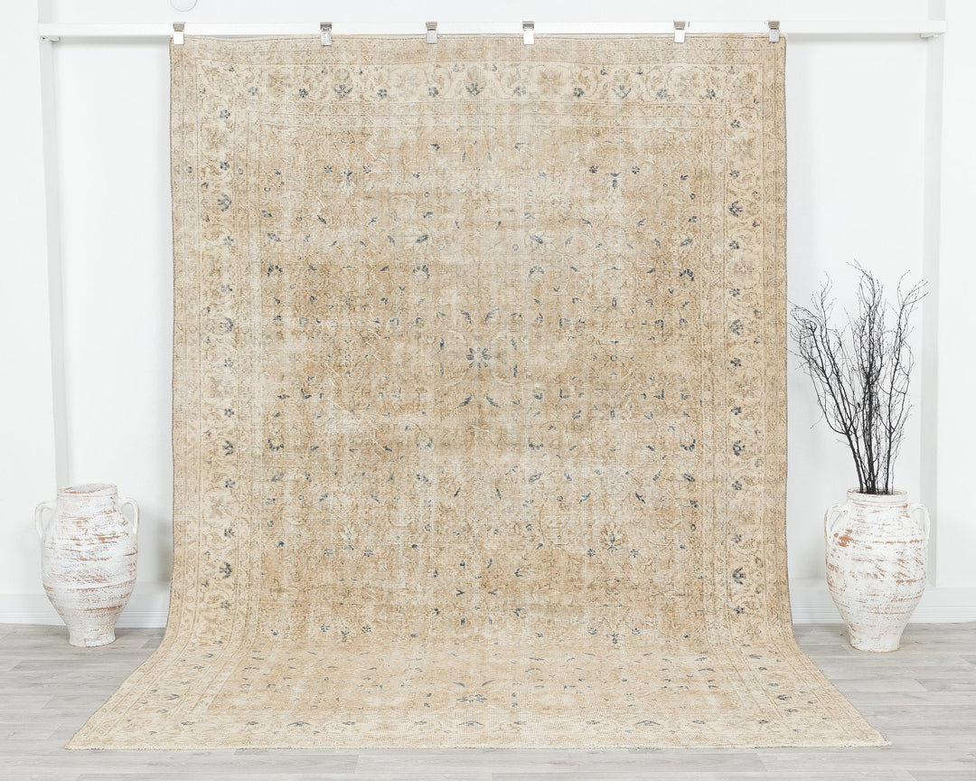 Beige Oushak Rug 6' 11" x 10' 1" | No. VR53439