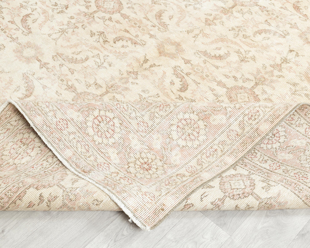 Beige Oushak Rug 6' 9" x 9' 11" | No. VR57520