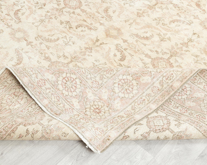 Beige Oushak Rug 6' 9" x 9' 11" | No. VR57520