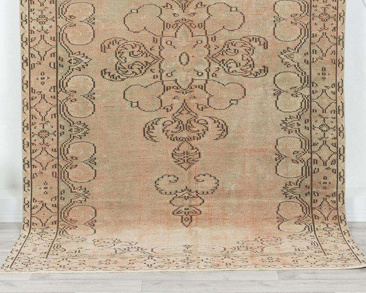 Neutral Oushak Rug 8' 4" x 5' | No. VR19982