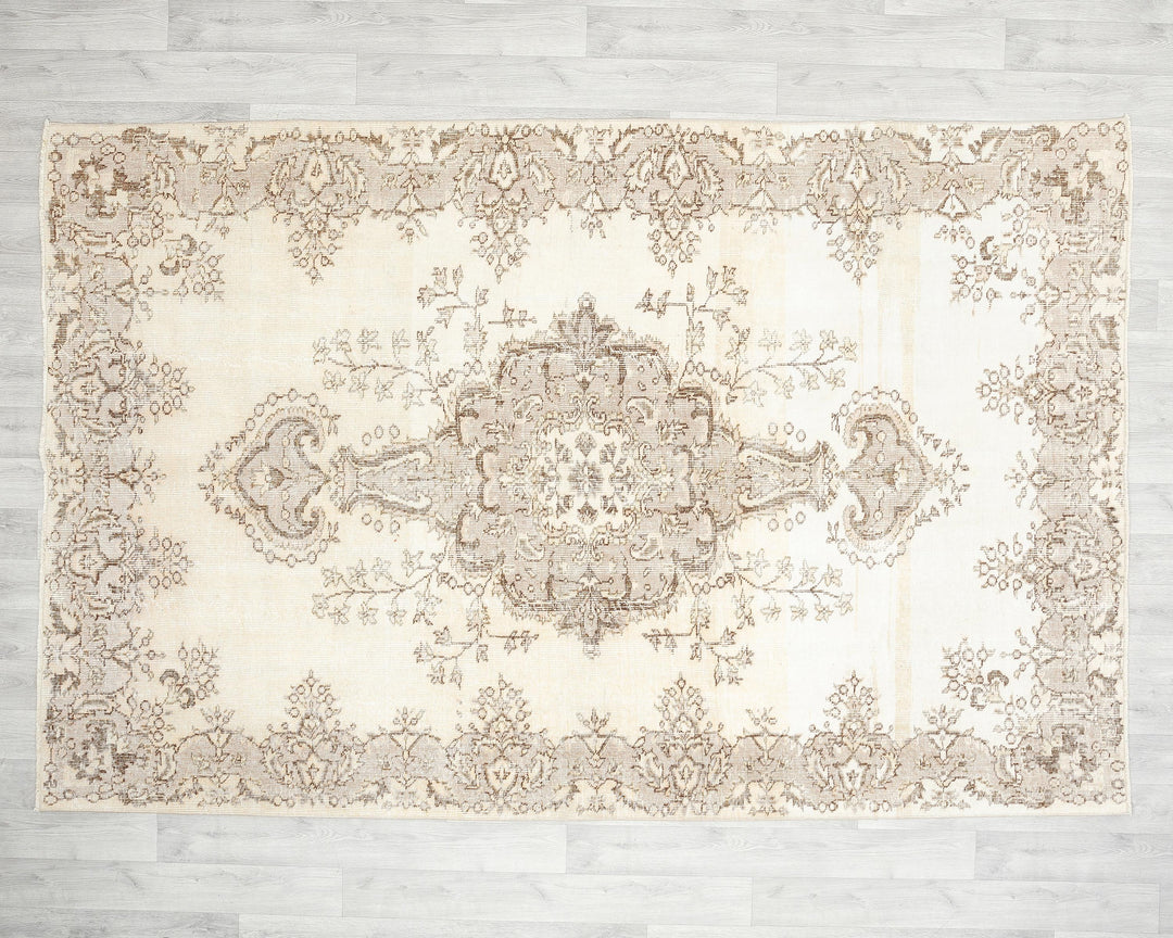 Beige Oushak Rug 5' 1" x 8' 8" | No. VR43486