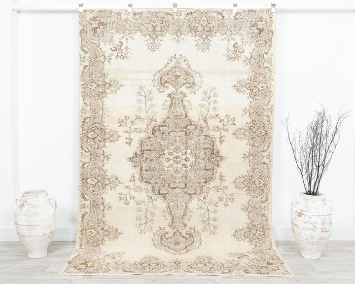 Beige Oushak Rug 5' 1" x 8' 8" | No. VR43486