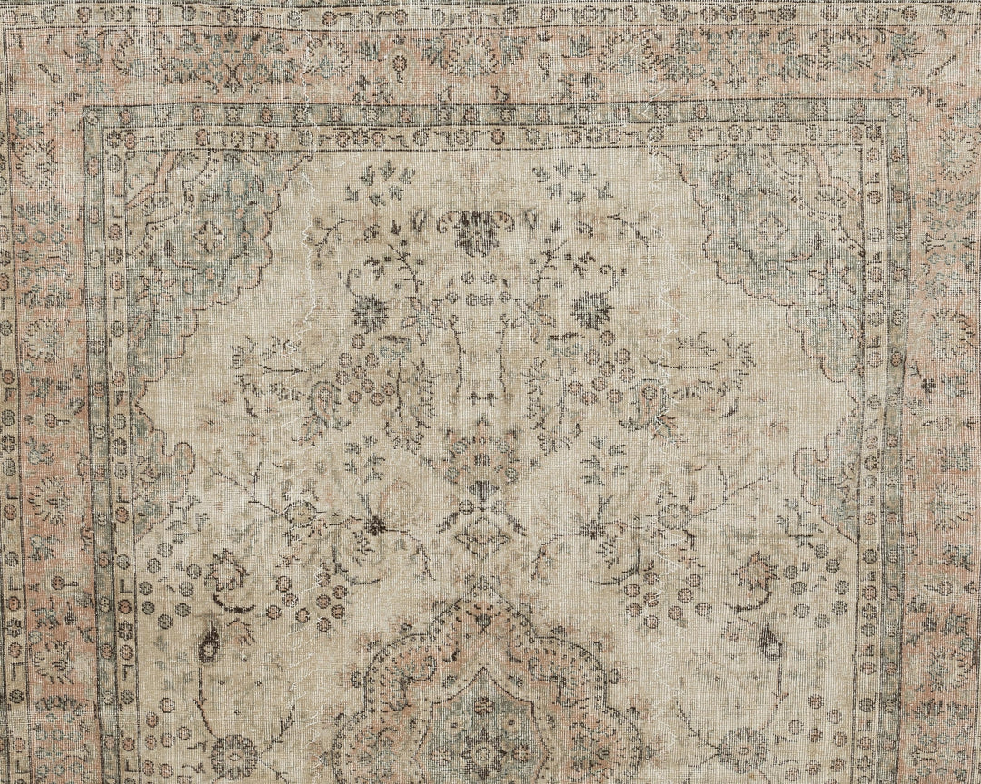 Neutral Oushak Rug 6' 8" x 10' 4" | No. VR43472
