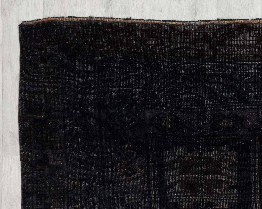 Gray Runner Rug 3' 3" x 8' | No. VR25055