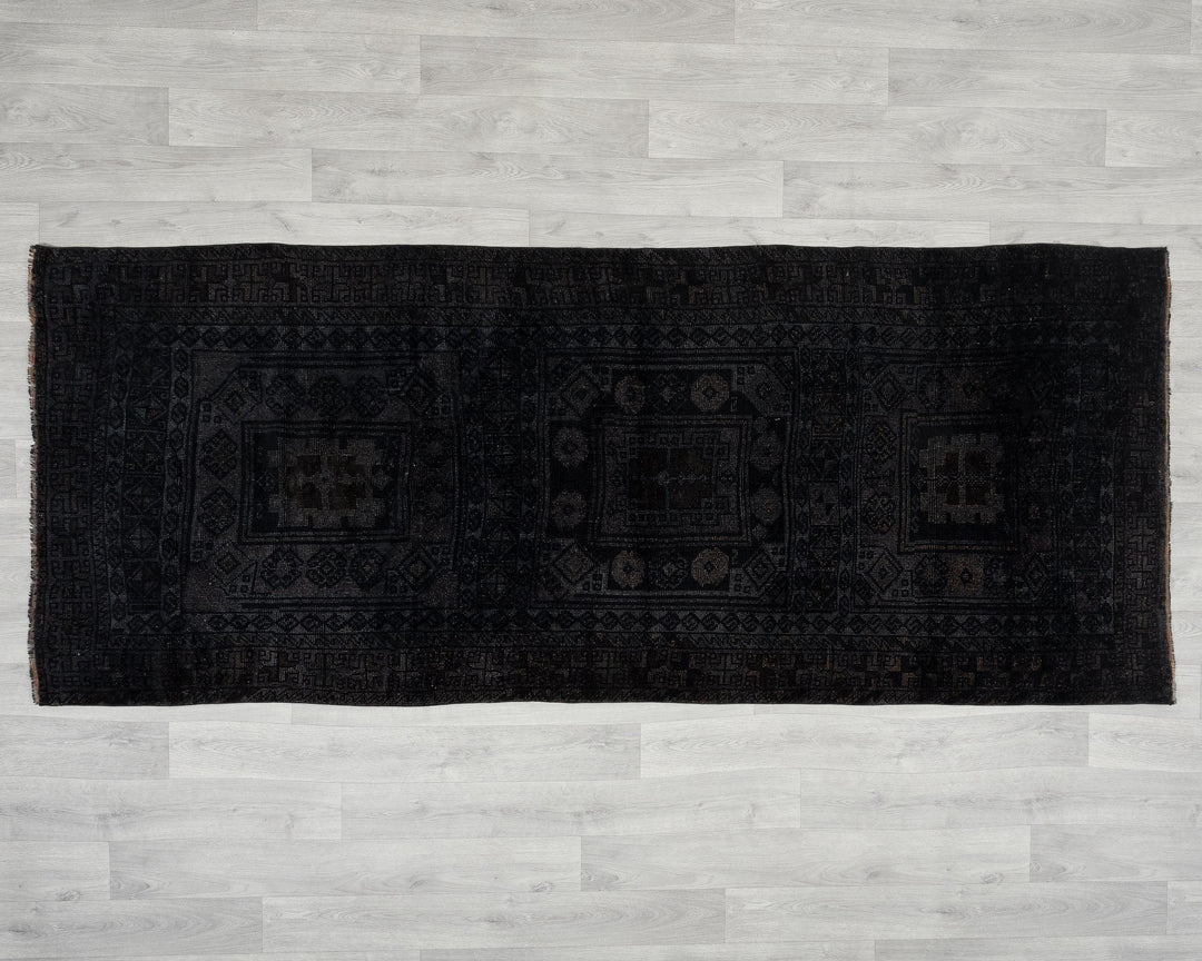 Gray Runner Rug 3' 3" x 8' | No. VR25055