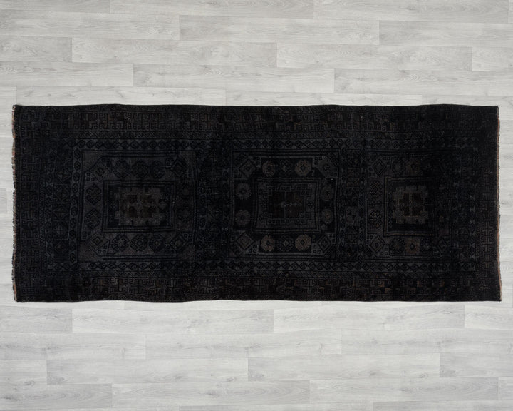 Gray Runner Rug 3' 3" x 8' | No. VR25055