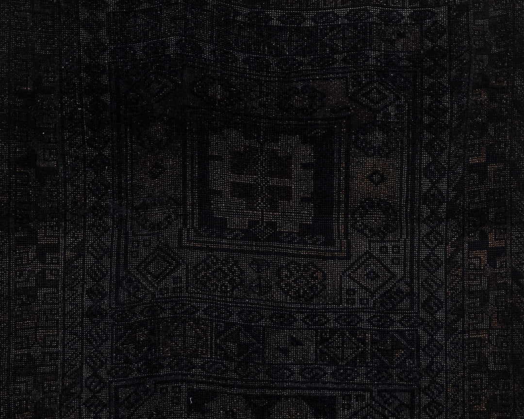 Gray Runner Rug 3' 3" x 8' | No. VR25055