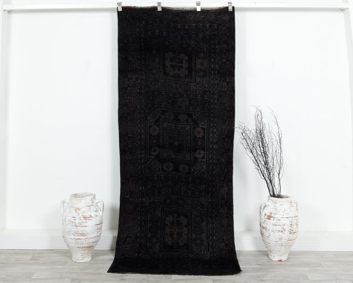 Gray Runner Rug 3' 3" x 8' | No. VR25055
