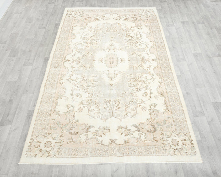 Faded Oushak Rug 8' 11" x 5' 3" | No. VR96294