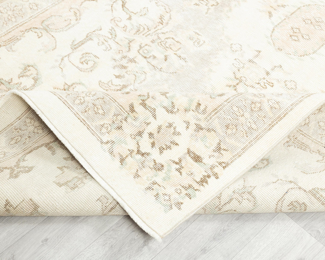 Faded Oushak Rug 8' 11" x 5' 3" | No. VR96294